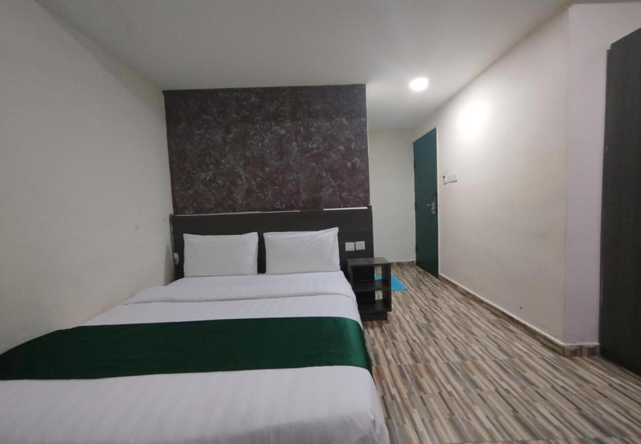 Deluxe Room,1698229926:JPEG